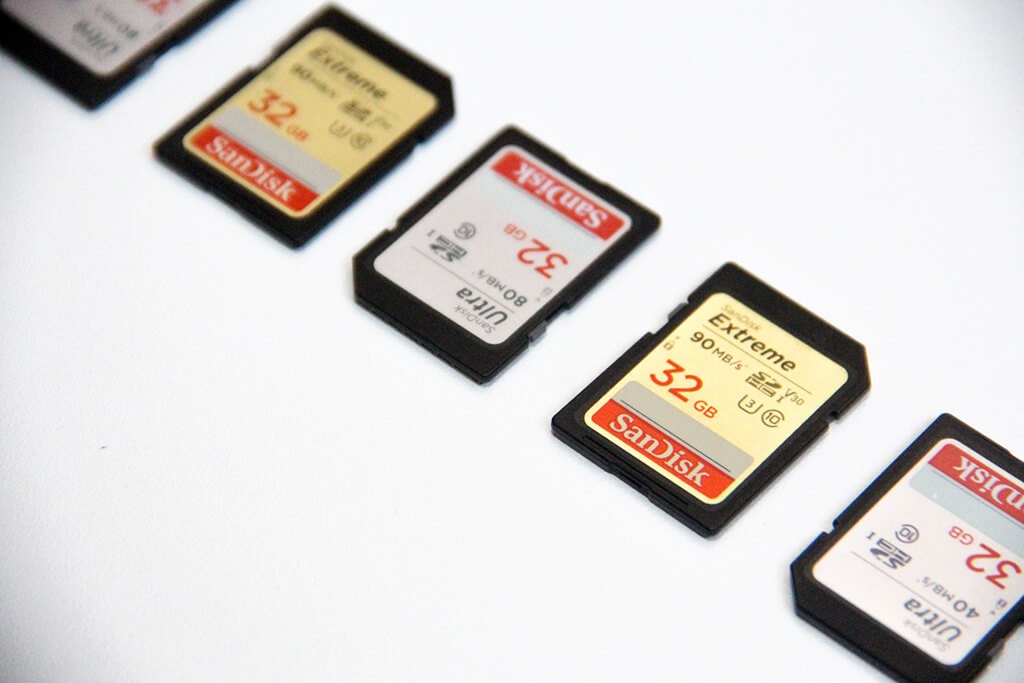 25-12 Memory Cards
